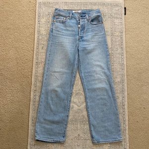 Levi’s Ribcage Straight Ankle Jeans